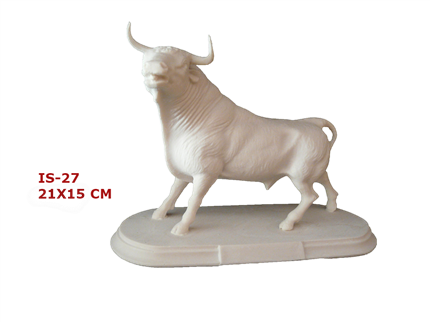 Toro de marmolina 21x15cm